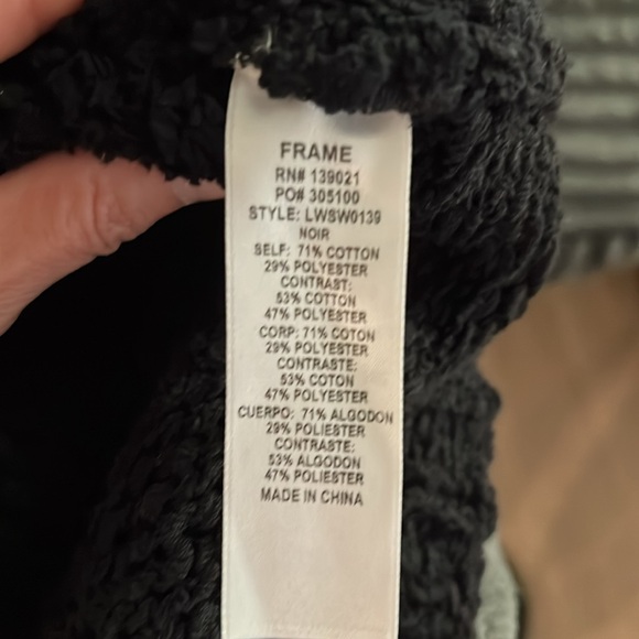 FRAME Black Textured V-Neck Sweater (Medium) - Picture 6 of 7